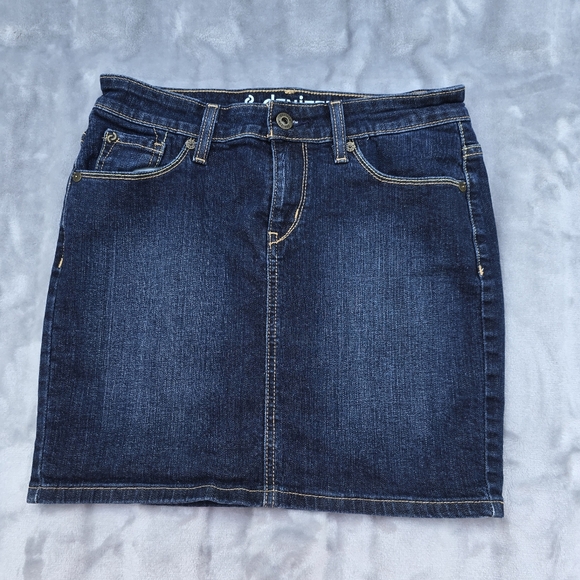 Denizen from Levi's Dresses & Skirts - Denizen By Levis Womens Denim Skirt Size 4 Dark Wash With Pockets